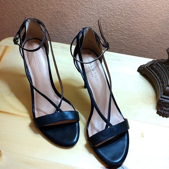 Halston Heritage Evie heels - Picture 1 of 6